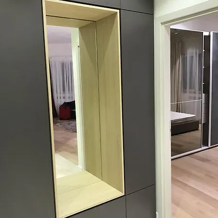 Lux Tudor Arghezi Апартаменти *