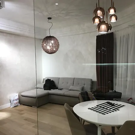 Lux Tudor Arghezi Апартаменти Бухарест