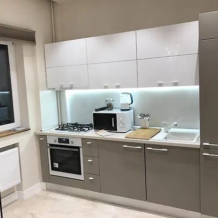 Lux Tudor Arghezi Бухарест